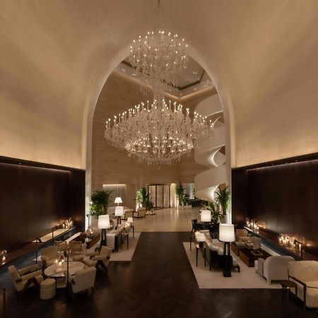 The Dubai Edition Ngoại thất bức ảnh The lobby of the Ritz-Carlton, Dubai