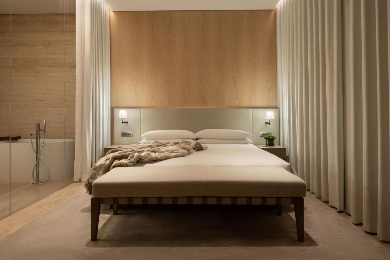 The Dubai Edition Ngoại thất bức ảnh A bedroom