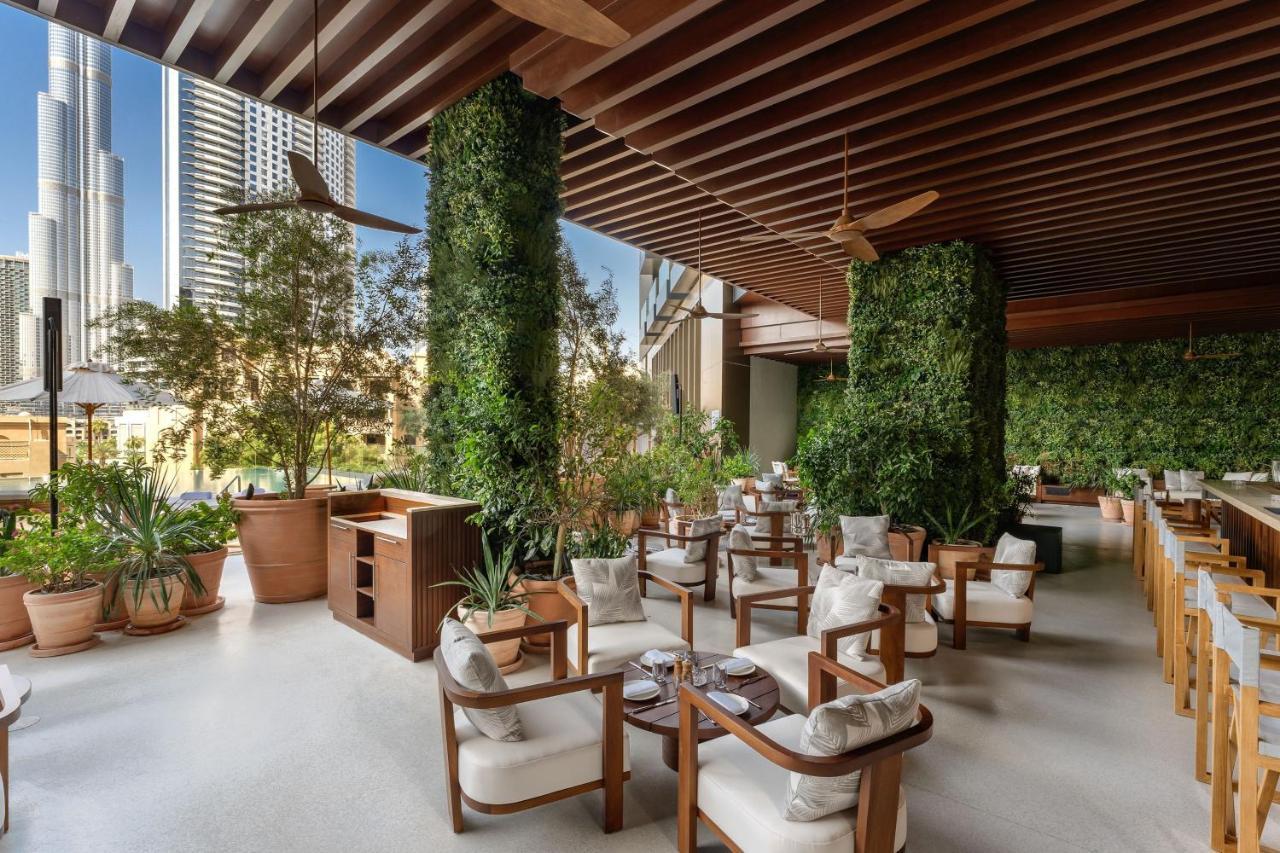 The Dubai Edition Ngoại thất bức ảnh The Terrace at the Four Seasons Hotel