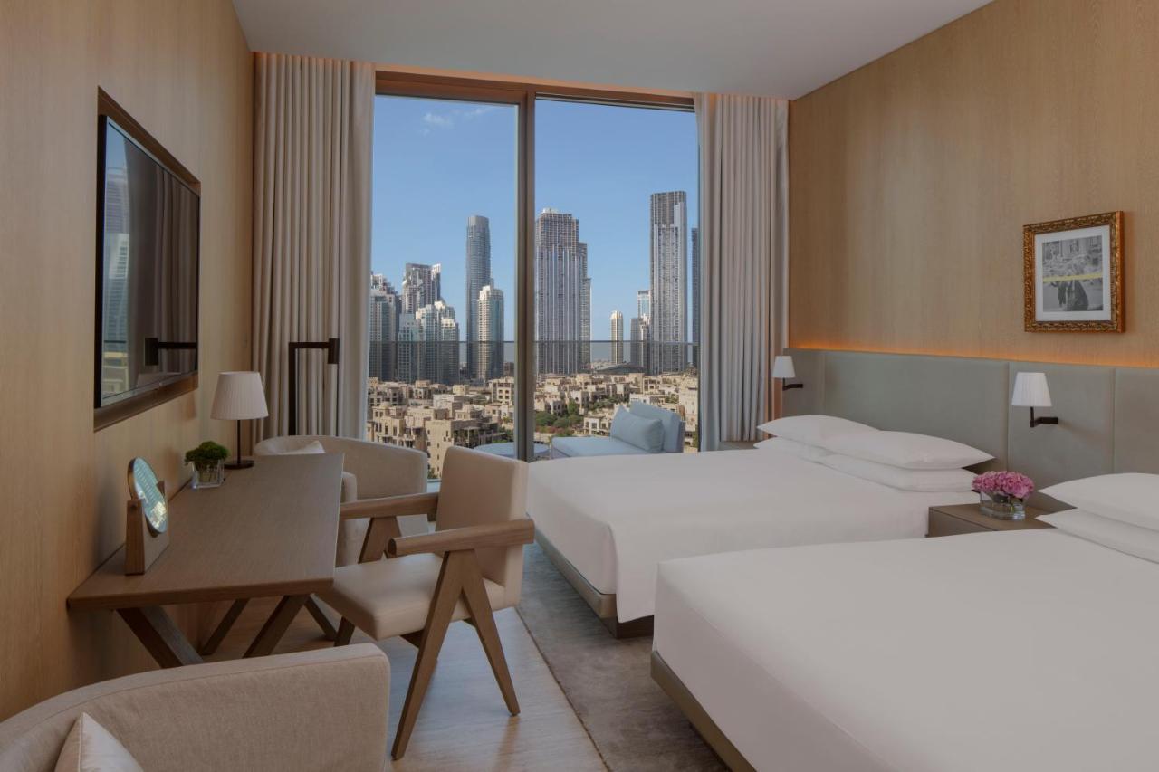 The Dubai Edition Ngoại thất bức ảnh A guest room at the hotel