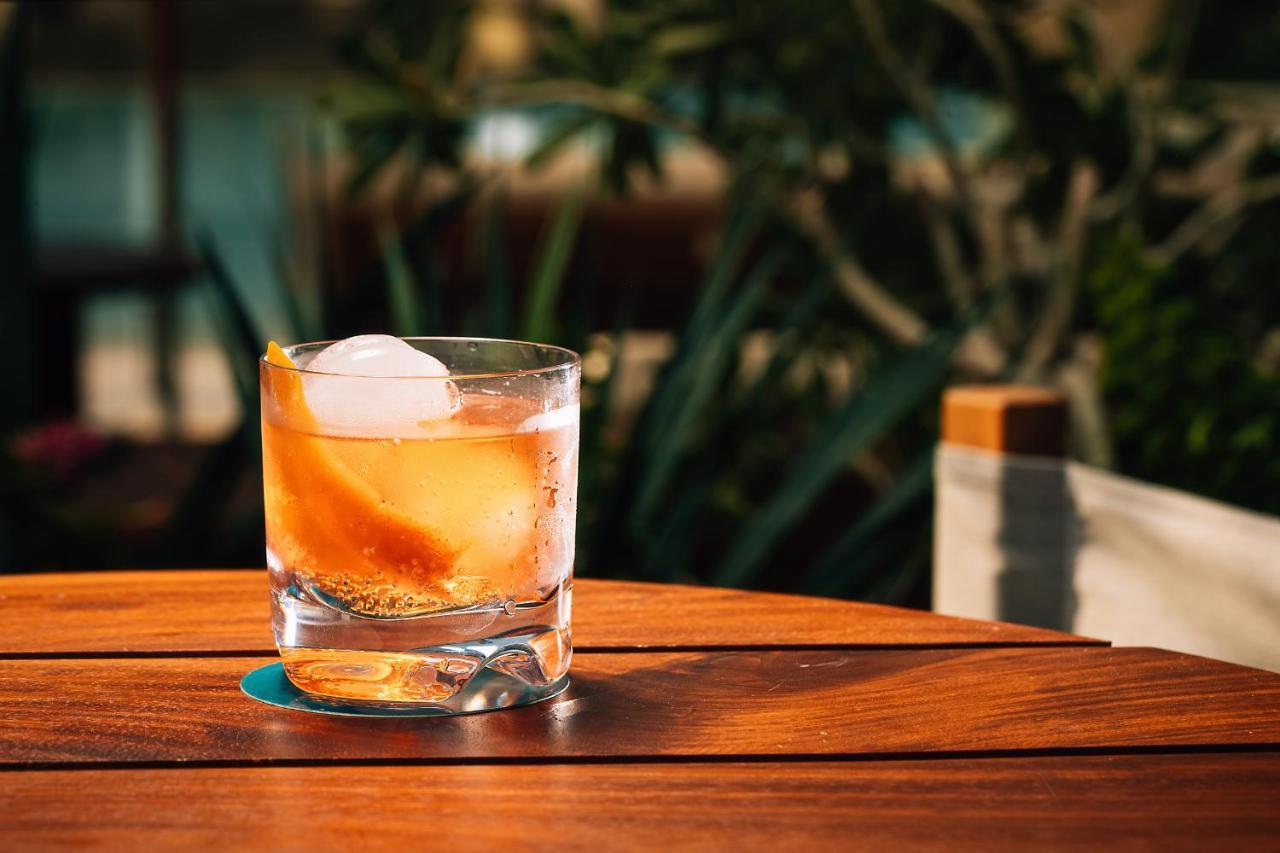 The Dubai Edition Ngoại thất bức ảnh Old fashioned