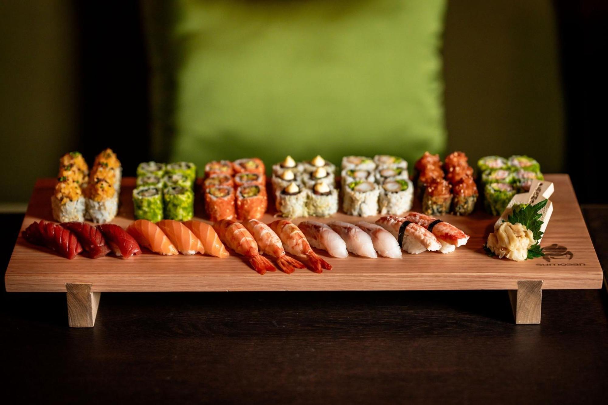 The Dubai Edition Ngoại thất bức ảnh Sushi